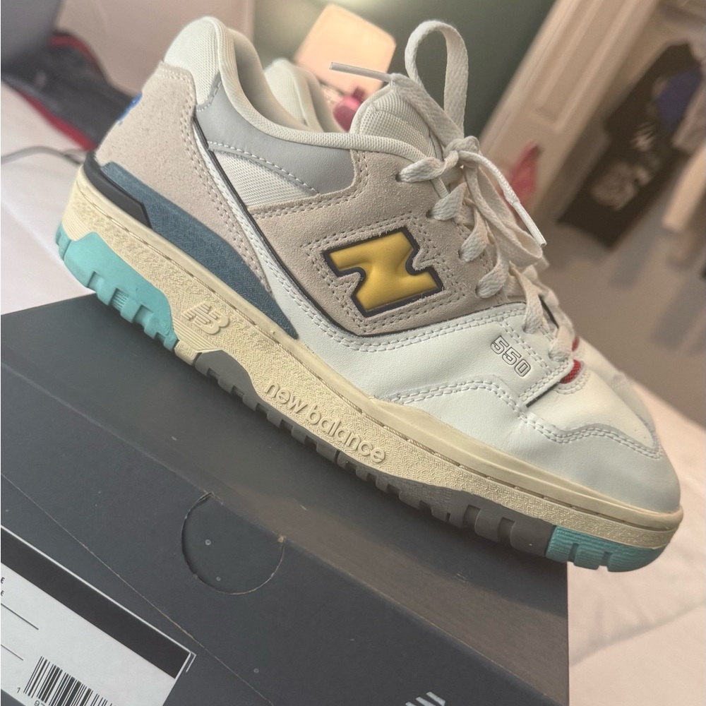 Unisex New Balance 550 Sneakers in Sea Salt Yellow - Picture 3 of 15